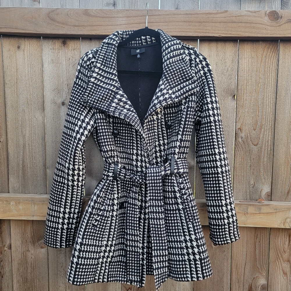 NWOT Black and White Houndstooth Coat